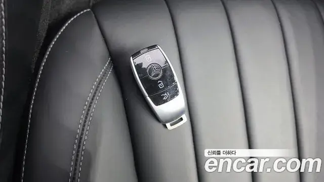 Mercedes-Benz E-Class 2019 — Фото 17/20