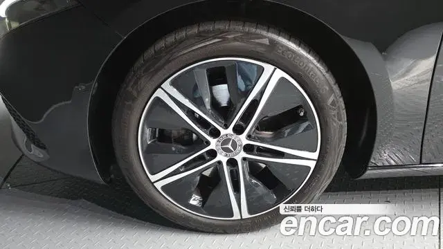 Mercedes-Benz A-Class 2025 — Фото 5/20