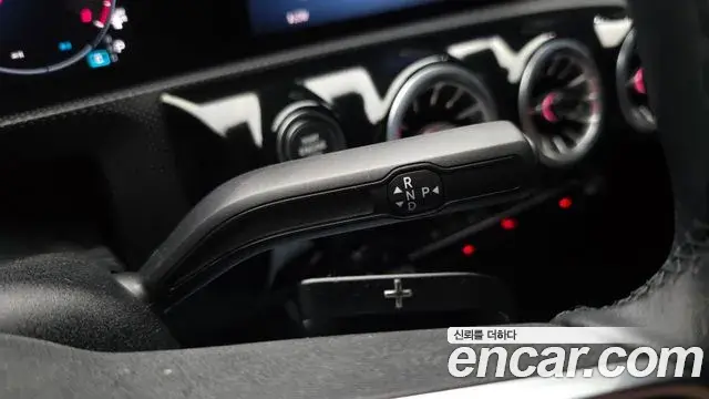 Mercedes-Benz A-Class 2025 — Фото 9/20