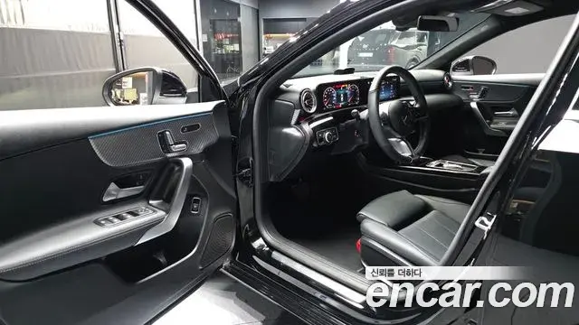 Mercedes-Benz A-Class 2025 — Фото 10/20