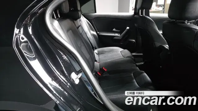 Mercedes-Benz A-Class 2025 — Фото 12/20
