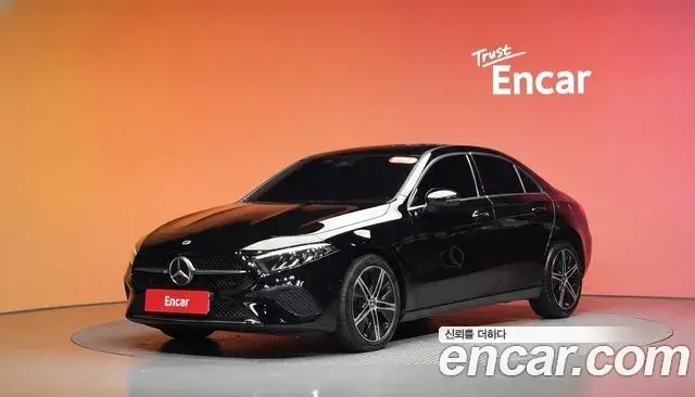 Mercedes-Benz A-Class 2025 — Фото 1/20