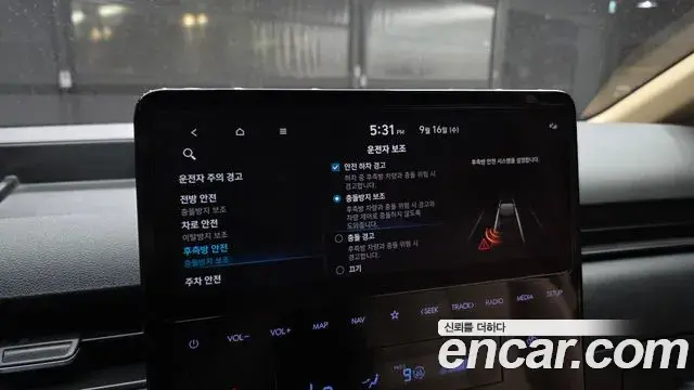 Hyundai Staria 2021 — Фото 17/20