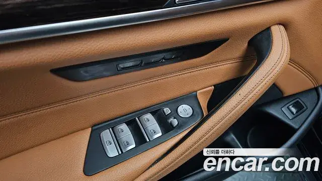 BMW 5 Series 2021 — Фото 18/20