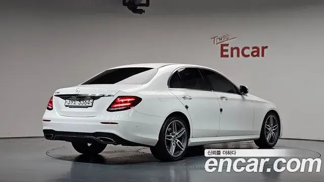 Mercedes-Benz E-Class 2018 — Фото 2/20
