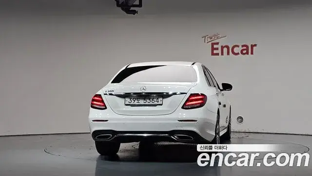 Mercedes-Benz E-Class 2018 — Фото 4/20