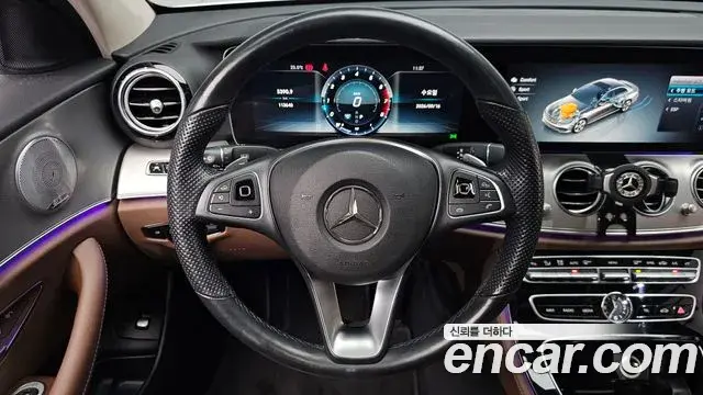 Mercedes-Benz E-Class 2018 — Фото 13/20