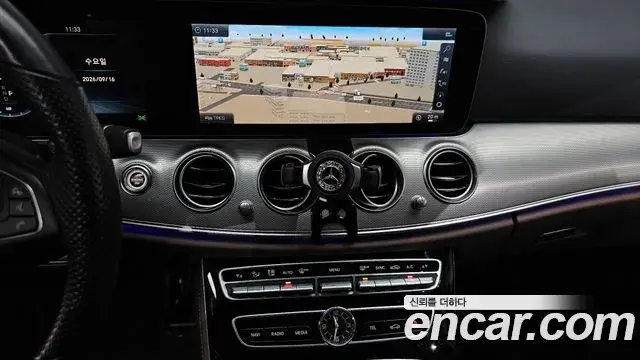 Mercedes-Benz E-Class 2018 — Фото 14/20