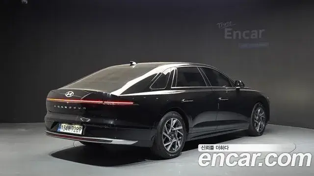 Hyundai Grandeur 2023 — Фото 2/20