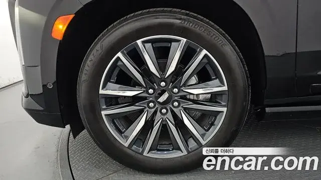 Cadillac Escalade 2023 — Şəkil 38/39