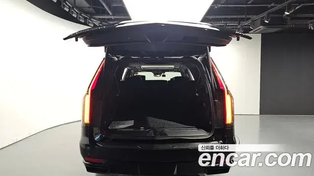 Cadillac Escalade 2023 — Şəkil 36/39