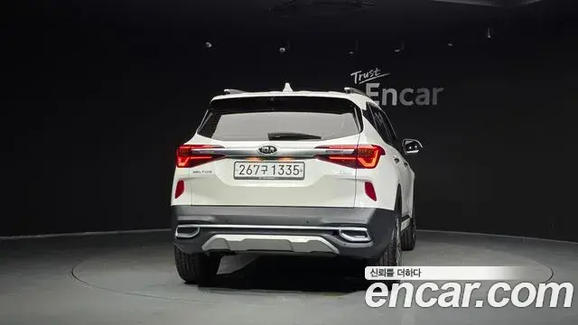 Kia Seltos 2020 — Фото 4/20
