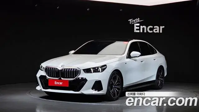 BMW 5 Series 2025 — Фото 1/20