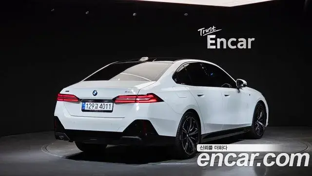 BMW 5 Series 2025 — Фото 2/20