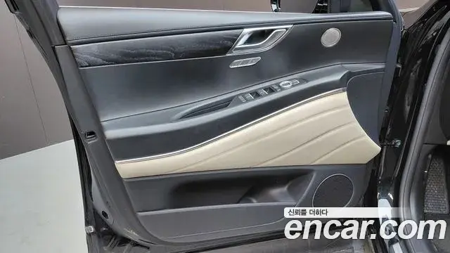 Genesis GV80 2021 — Photo 24/31