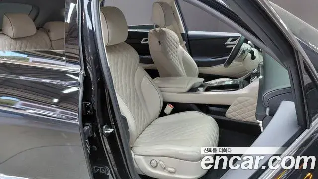 Genesis GV80 2021 — Photo 13/31