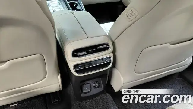 Genesis GV80 2021 — Photo 19/31