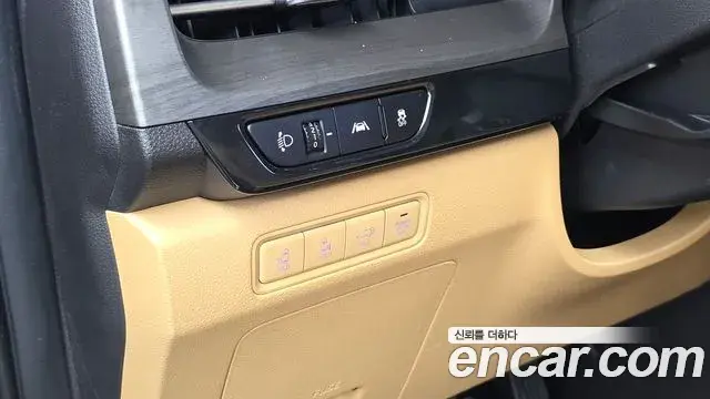 Kia Carnival 2023 — Фото 18/20