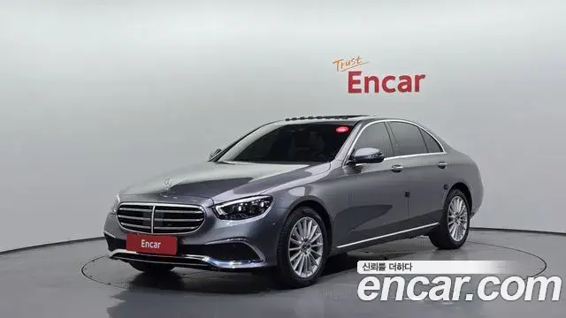 Mercedes-Benz E-Class 2023 — Фото 1/20