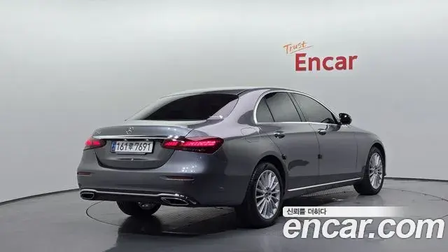 Mercedes-Benz E-Class 2023 — Фото 2/20