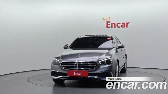 Mercedes-Benz E-Class 2023 — Фото 3/20