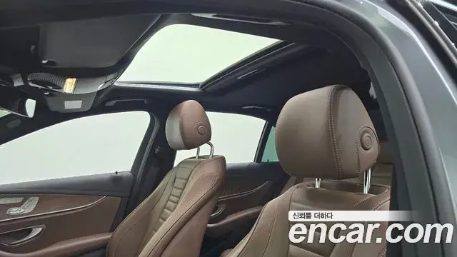 Mercedes-Benz E-Class 2023 — Фото 16/20