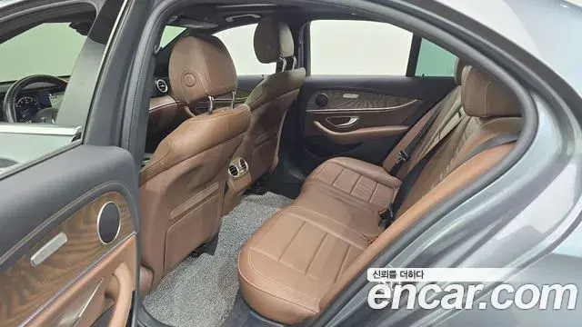 Mercedes-Benz E-Class 2023 — Фото 20/20
