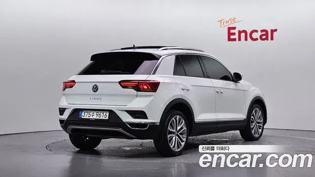 Volkswagen T-Roc 2021 — Şəkil 28/30