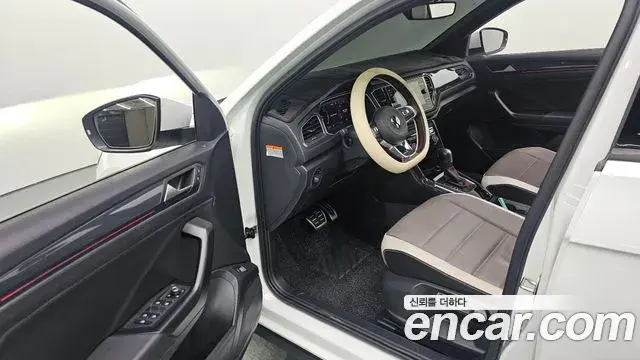 Volkswagen T-Roc 2021 — Şəkil 16/30