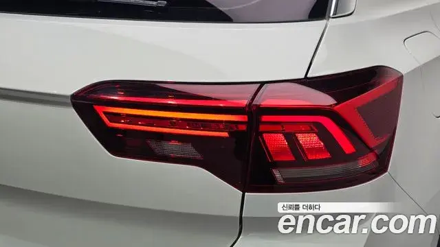 Volkswagen T-Roc 2021 — Şəkil 27/30