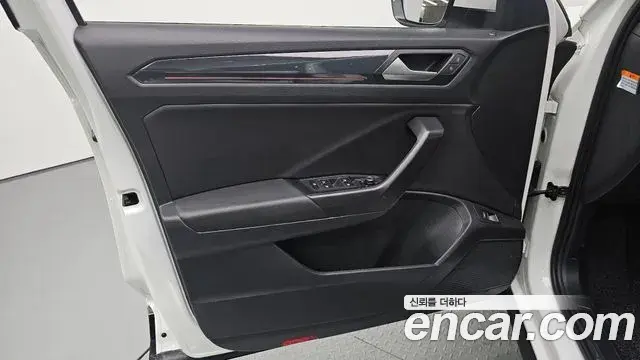 Volkswagen T-Roc 2021 — Şəkil 24/30