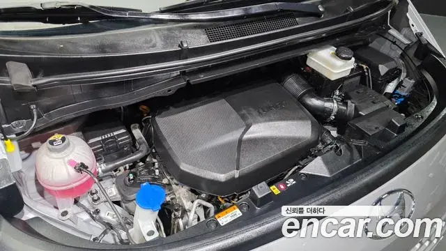 Hyundai Staria 2023 — Фото 6/20