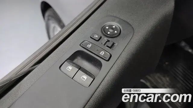 Hyundai Staria 2023 — Фото 13/20