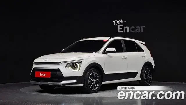 Kia Niro 2025 — Фото 1/20