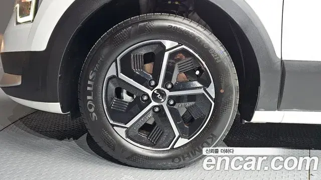 Kia Niro 2025 — Фото 5/20