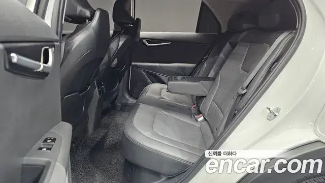 Kia Niro 2025 — Фото 11/20