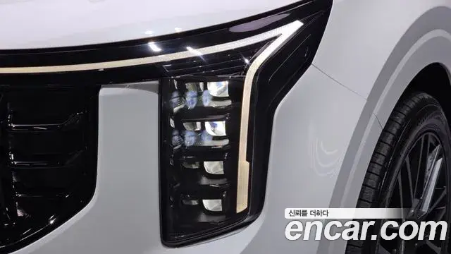 Kia Carnival 2025 — Şəkil 2/37