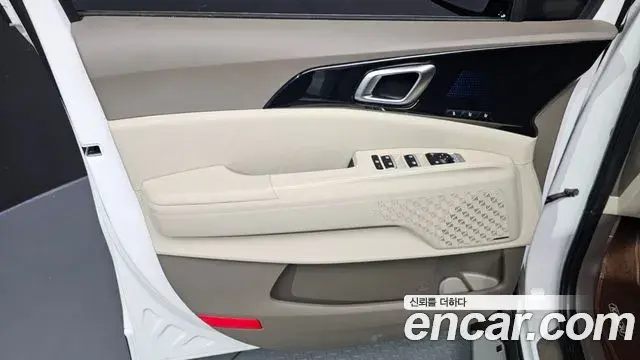 Kia Carnival 2025 — Şəkil 17/37