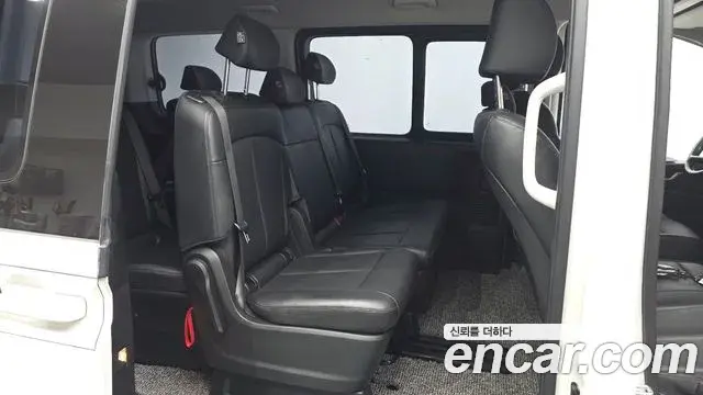 Hyundai Staria 2024 — Фото 12/20