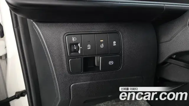 Hyundai Staria 2024 — Фото 17/20