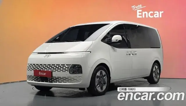Hyundai Staria 2024 — Фото 1/20