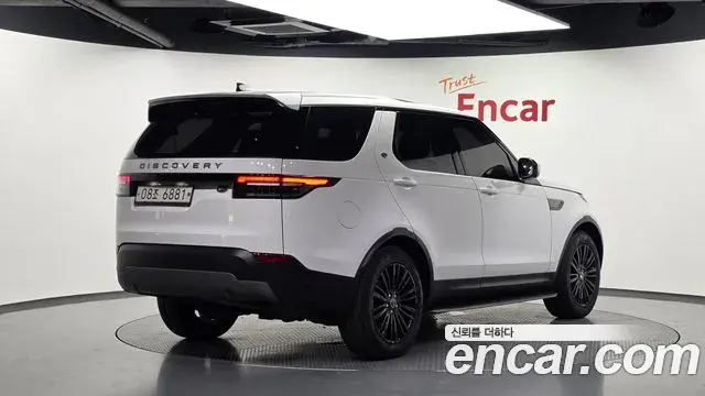 Land Rover Discovery 5 2018 — Фото 2/20