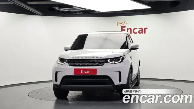 Land Rover Discovery 5 2018 — Фото 3/20