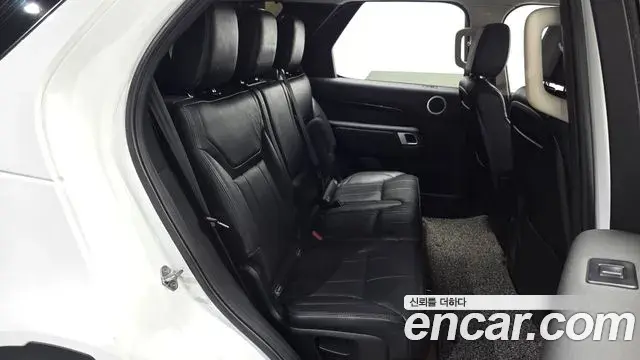 Land Rover Discovery 5 2018 — Фото 12/20