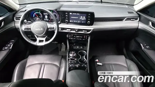 Kia K5 2023 — Photo 16/31