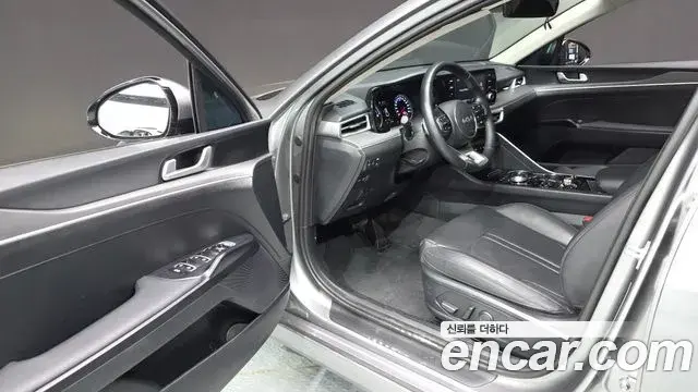 Kia K5 2023 — Photo 7/31
