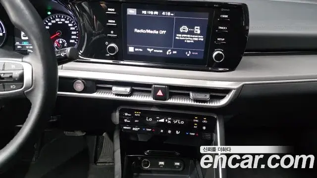 Kia K5 2023 — Photo 8/31