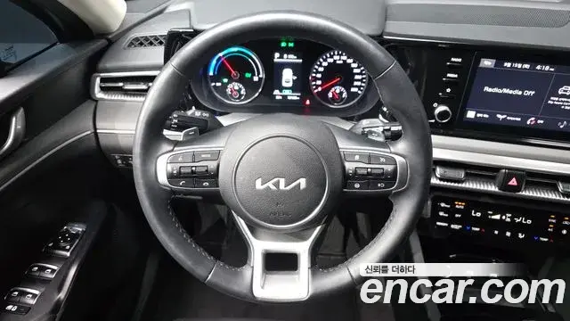 Kia K5 2023 — Photo 24/31