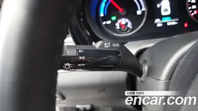 Kia K5 2023 — Photo 28/31