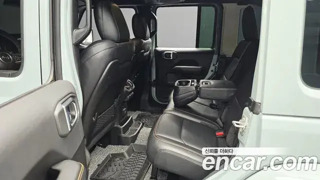 Jeep Wrangler 2024 — Фото 12/20